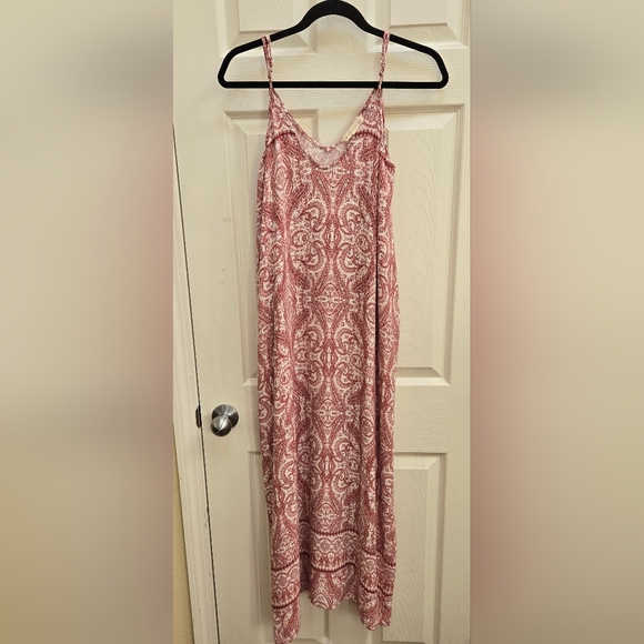 Lovestitch Maxi Dress (2) - Picture 4 of 5